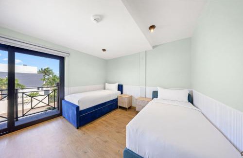 Tuscany Residence Aruba Apartment | Bocobay Porta al Sole - Luxury Condos 5 min Walk to Ritz and Palm Beach