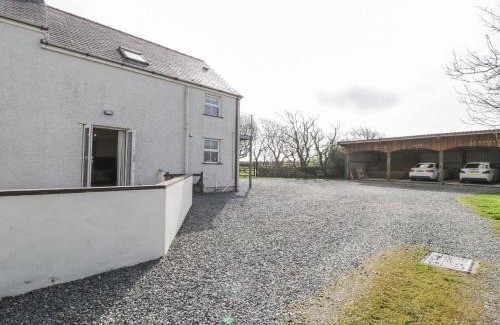 Llanddeusant House | Bodegri Cottage