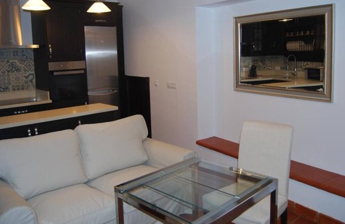 Constantina Apartment | Bodeguetas Apartments Apartments 5 people