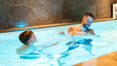 Wekerom House | Boerderij Villa met Binnenzwembad & Wellness - 12 personen - Resort Valley