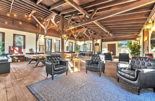 Fredericksburg House | Bohemian Cabin: Hot-tub, Serene Retreat, Pet-Friendly, 10-Mins to Downtown!