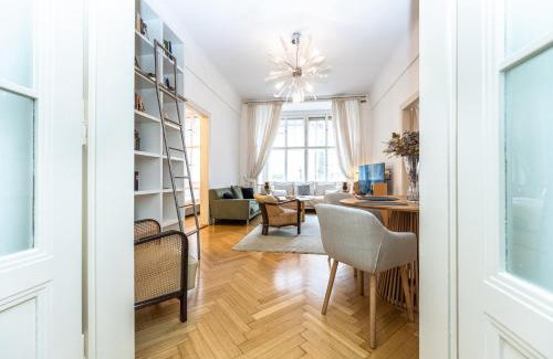 Josefov Apartment | Bohemian charm apartment by Paris Avenue 1