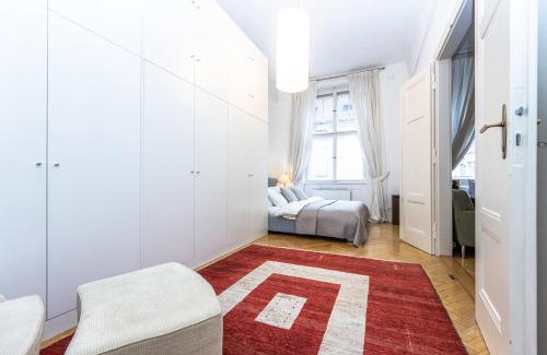 Josefov Apartment | Bohemian charm apartment by Paris Avenue 1