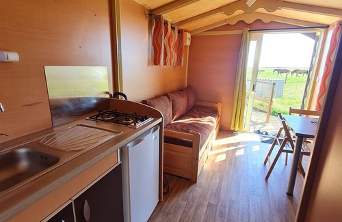 Burthecourt-aux-Chenes Cottage | Bohemian Caravan Comfort South of Nancy