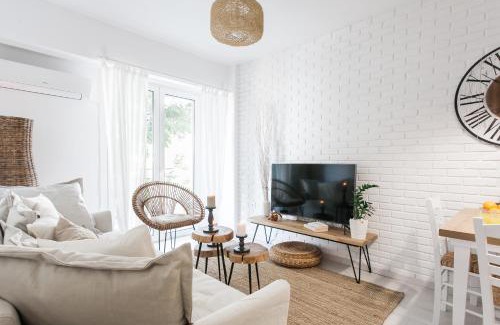 Filopappou Apartment | Bohemian Glyfada - Greecing