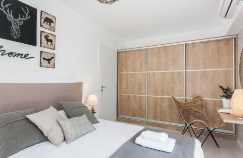 Filopappou Apartment | Bohemian Glyfada - Greecing
