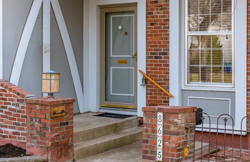 Overland Park House | Boho Beauty Newly Remodled 4BD/3 FULL BATH