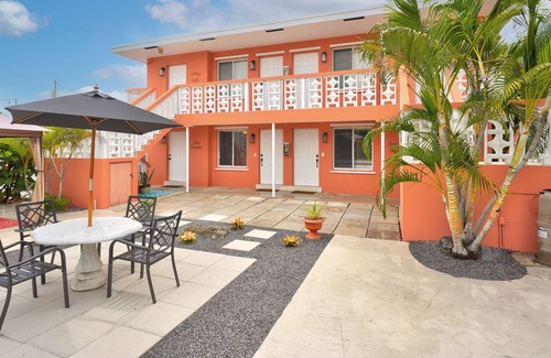 Lake Worth Villa | BOHO BUNGALOW - Downtown Close to BEACH 2 bedrooms with a POOL