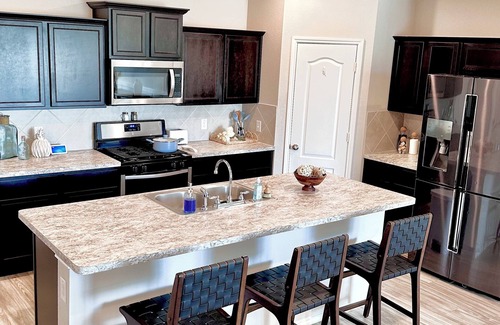 Forney House | Boho Chic Cozy Oasis+Pool+Gym+Ping Pong+Air Hockey