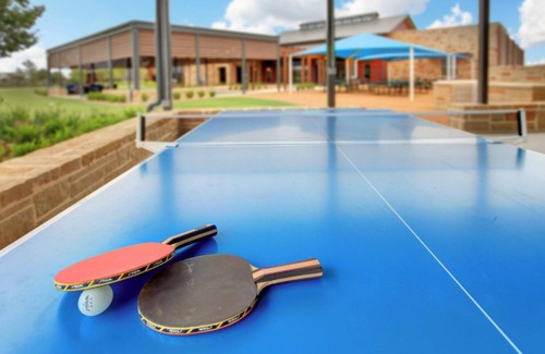 Forney House | Boho Chic Cozy Oasis+Pool+Gym+Ping Pong+Air Hockey