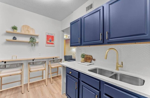 Historic Downtown Kissimmee House | Boho Lake – Fishing, Civic Center & More