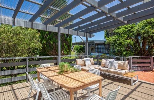 Culburra Beach House | Boho Pet Friendly 1 Min Walk to Beach