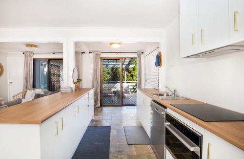 Culburra Beach House | Boho Pet Friendly 1 Min Walk to Beach