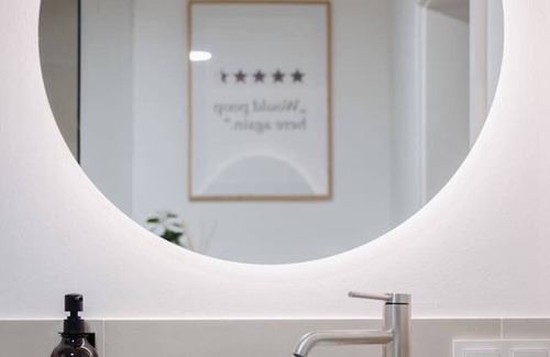 Brigittenau Apartment | BOHO Studio | 10min to City Center | Self Check-In