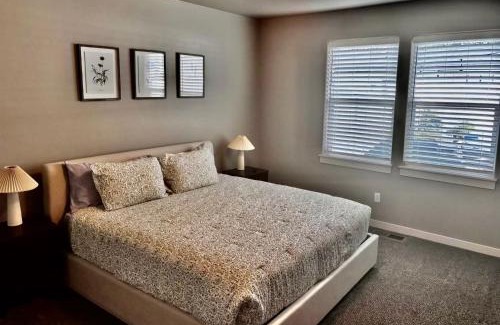 Sunset House | Boise Blue Retreat - North End - Hyde Park - 13 St
