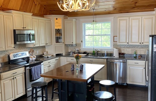 Eastport House | Bold coast at its finest! Beautiful home on the water just outside Eastport