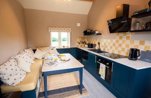 Burwardsley Cottage | Bolesworth Bothy - sleeps 2 guests in 1 bedroom