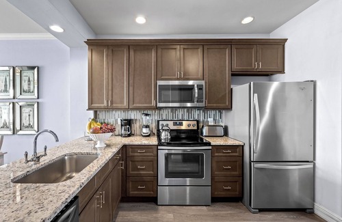 Naples Apartment | Bologna - Luxury 2-BR Condo with Lake & Golf Views at Green Links, Lely Resort. Access to Pool, Hot Tub, Tennis Courts, and Golf Courses. Near Naples Beaches & Downtown