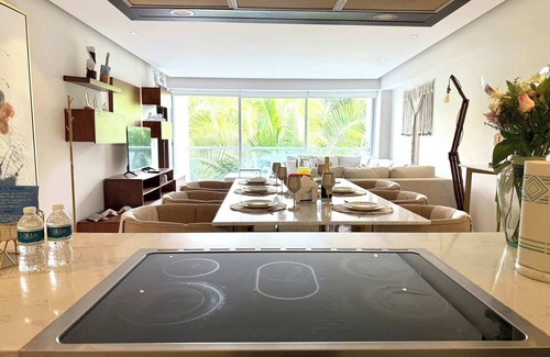 Emiliano Zapata Apartment | Bolongo 3BR your exclusive oceanfront escape