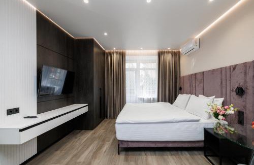 Kyiv Apartment | BonApart Saksaganskogo by UHM