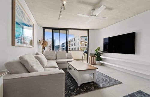 Bondi Beach Apartment | Bondi Beach Premium 2 bed Apt | Views | Parking