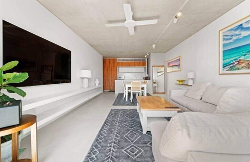 Bondi Beach Apartment | Bondi Beach Premium 2 bed Apt | Views | Parking