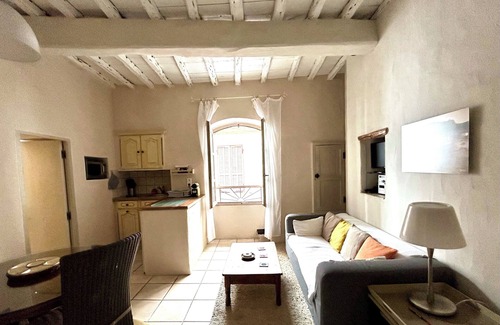 Bonifacio Apartment | Bonifacio Haute-Ville: large renovated 14th century charming studio, air-conditioned, WIFI