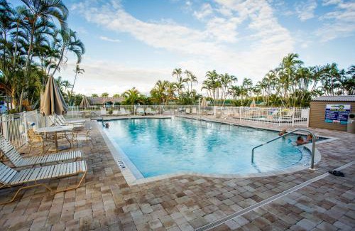 Bonita Springs Hotel | Bonita Beach- Seas The Day!