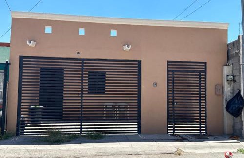 Chihuahua House | Bonita casa dos recamaras una planta cochera Wifi