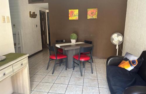 Chihuahua House | Bonita casa dos recamaras una planta cochera Wifi