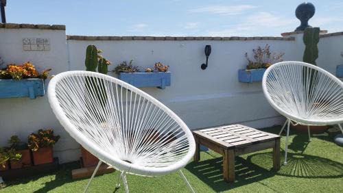 Atlanterra Apartment | BONITO ÁTICO AIRE ACONDICIONADO y BARBACOA