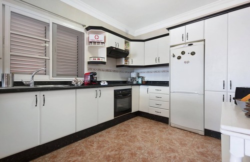 Puerto de la Cruz Apartment | 'Bonito' Vacation with Sea View, Private Terrace and Wi-Fi