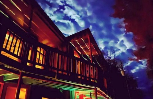 Afton House | Boogie Nights Manor on VA's Brew Ridge Trail nestled in the Blue Ridge Mountains