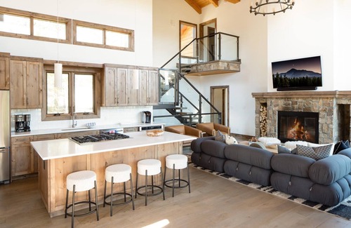 Spanish Peaks House | Book a Winter Getaway Today! Custom-Built Cabin in Spanish Peaks with Beautiful Views