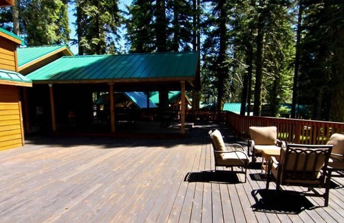 Ashland Cabin | BookStayHop - #47 & 48 Hyatt Prairie Rd. Compound -Hot Tubs and Mountain Views!