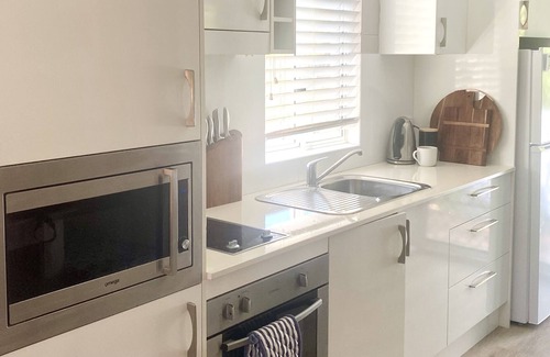 Blueys Beach Villa | Boomerang Point Apartment - Byo Linen