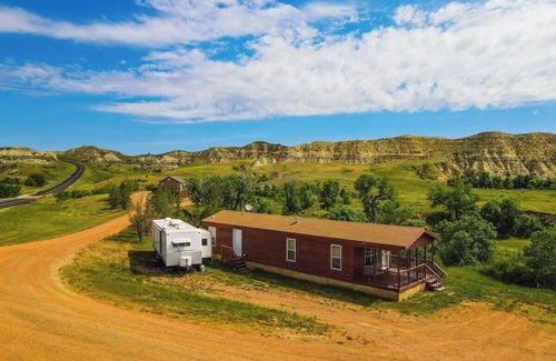 Medora Cabin | Boots Bison Cabin 2 BR 1 B Sleeps 6
