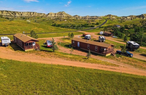 Medora Cabin | Boots Bison Cabin 2 BR 1 B Sleeps 6