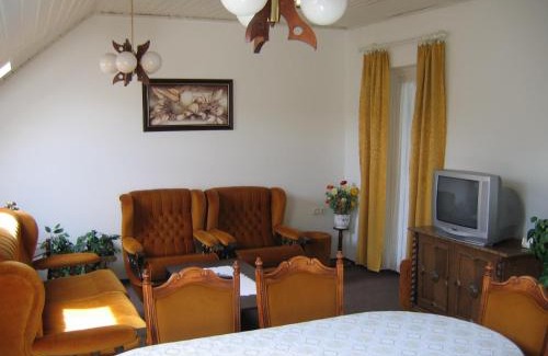 Gyenesdias Apartment | Bor Apartmanház