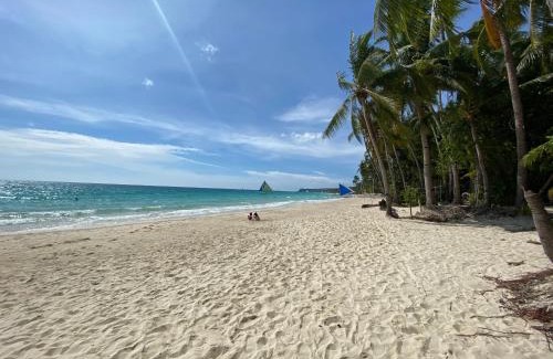 Manoc-Manoc Apartment | Boracay beach front station 3 unit A18