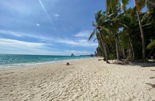 Manoc-Manoc Apartment | Boracay beach front station 3 unit A18