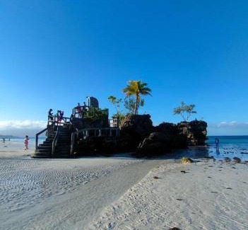 Manoc-Manoc Apartment | Boracay Sunset View: 2-min Walk to White Beach