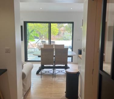 Sausset-les-Pins Apartment | Bord de mer + piscine