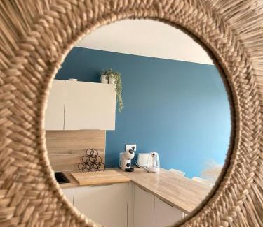 La Grande-Motte Apartment | Bord de mer: soleil, plage et grande terrasse pour instants de détente (Wifi, clim)