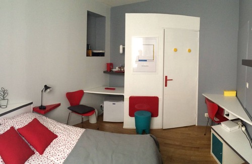Chartrons House | Bordeaux center independent guest house -not an apartment-