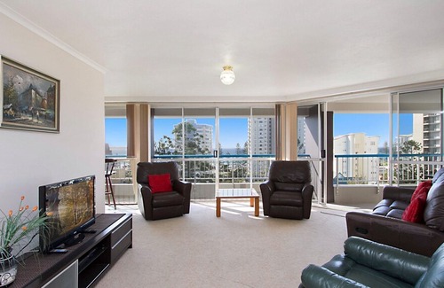Tweed Heads Apartment | Border Terrace Unit 16 close to beaches, shopping and clubs in Coolangatta & Tweed Heads area