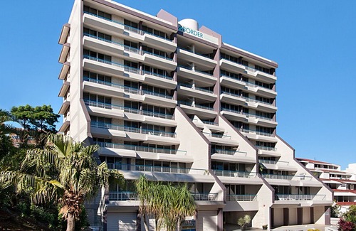 Tweed Heads Apartment | Border Terrace Unit 4 close to beaches, shopping and clubs in Coolangatta & Tweed Heads area