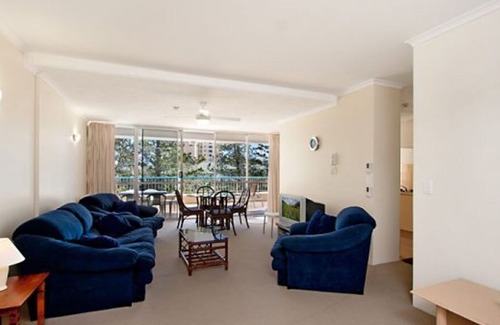 Tweed Heads Apartment | Border Terrace Unit 4 close to beaches, shopping and clubs in Coolangatta & Tweed Heads area