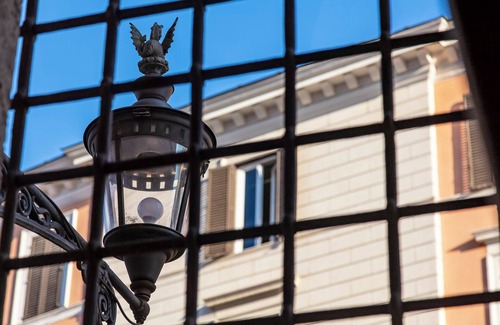 Rione VIII Sant'Eustachio Apartment | Borghese Palace, a Burghesius home
