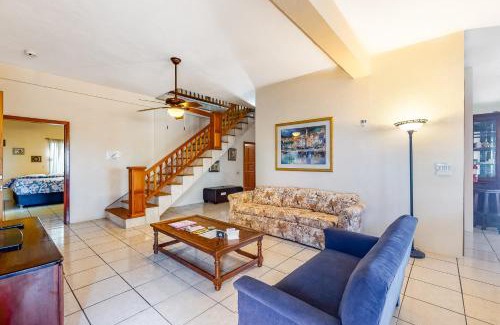 Santa Elena House | Borland View